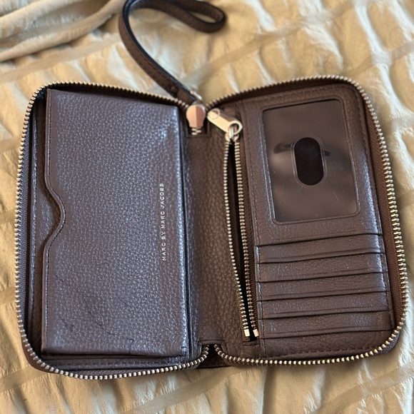 Marc by Marc Jacobs Gray Wristlet Wallet - Picture 4 of 4